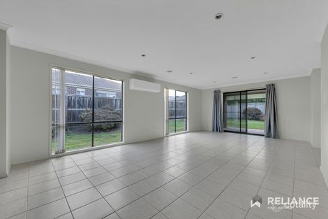 Property photo of 10 Claret Ash Boulevard Harkness VIC 3337