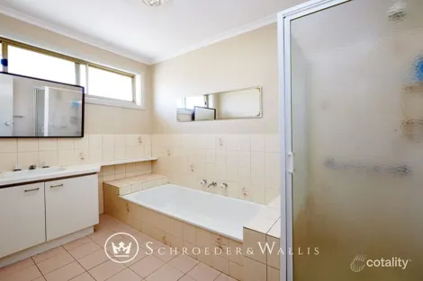 Property photo of 5 Bonnie Court Ferntree Gully VIC 3156