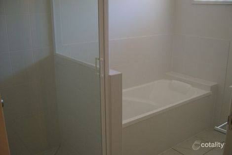Property photo of 8 Riley Drive Gracemere QLD 4702