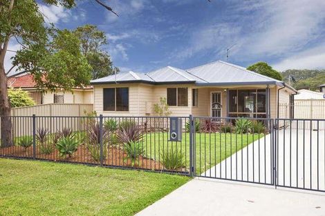 11 Albert St, Warners Bay, NSW 2282
