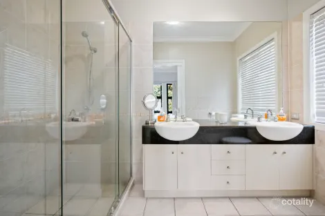 Property photo of 19 Imperia Crescent Varsity Lakes QLD 4227