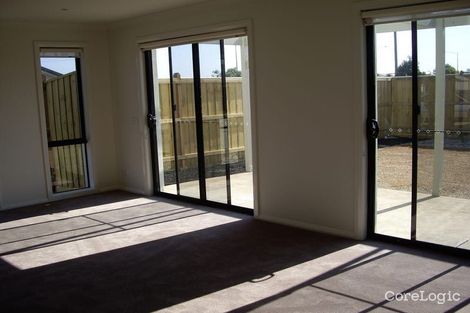 Property photo of 12 Giverny Close Burnside Heights VIC 3023