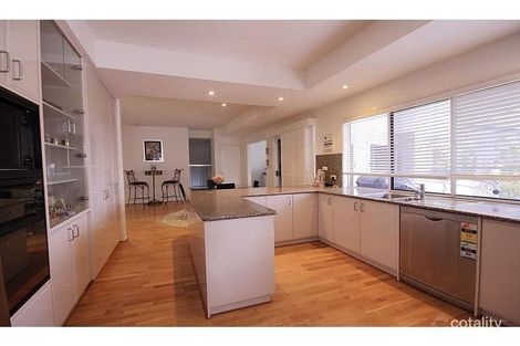 Property photo of 16 Becker Place Mount Ommaney QLD 4074