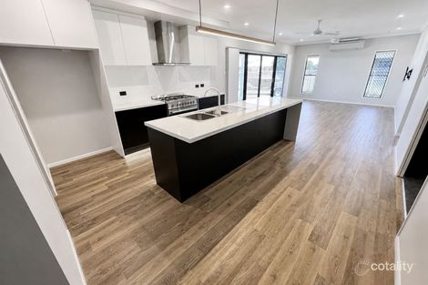 Property photo of 32 Speargrass Parade Mount Low QLD 4818