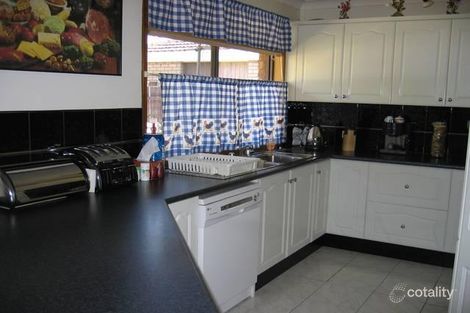 Property photo of 12 Alvis Place Plumpton NSW 2761