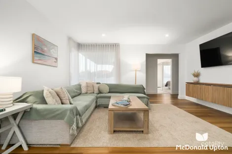 Property photo of 34 Fawkner Crescent Keilor East VIC 3033