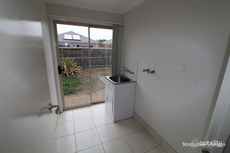 Property photo of 3 Marlin Crescent Point Cook VIC 3030