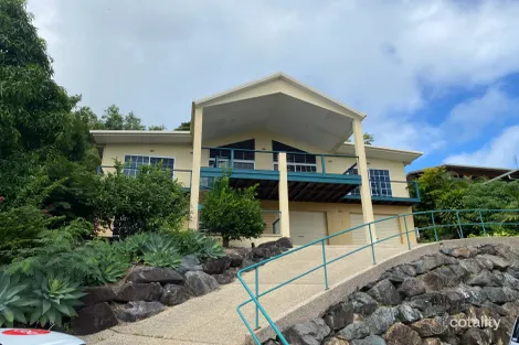 Property photo of 8 Woodwark Crescent Cannonvale QLD 4802