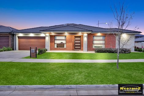Property photo of 18 Nash Boulevard Rockbank VIC 3335