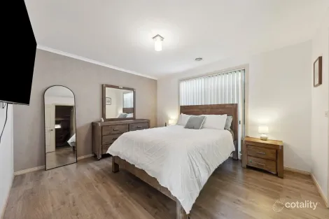 Property photo of 25 Pommel Street Pakenham VIC 3810