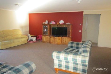 Property photo of 11 Croxley Place Narre Warren South VIC 3805