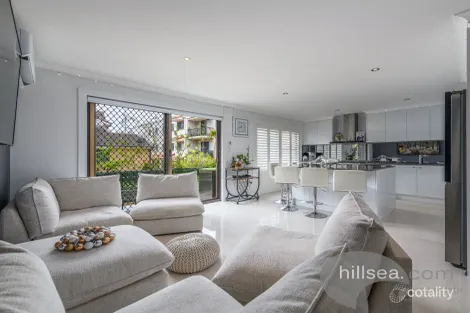 5/168 Frank St, Labrador, QLD 4215