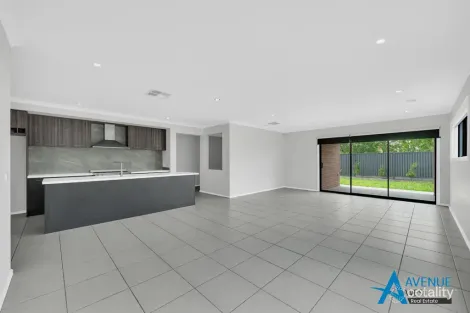 Property photo of 12 Arena Circuit Strathtulloh VIC 3338