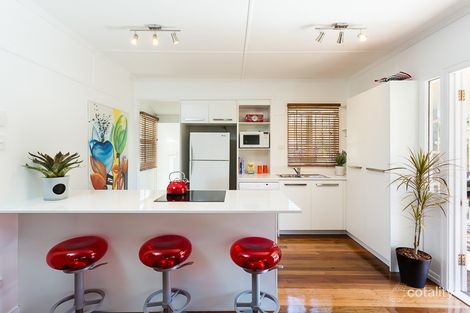 16 Topaz St, Holland Park, QLD 4121