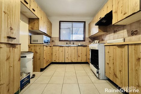 Property photo of 9/65 Fuchsia Crescent Macquarie Fields NSW 2564