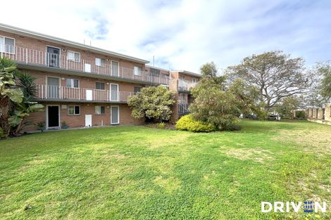 15/2 Coral St, Scarborough, WA 6019