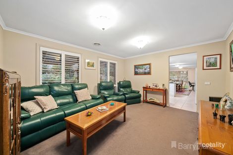 Property photo of 6 Palm Square Drouin VIC 3818