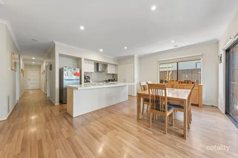 Property photo of 17 Wembley Circuit Pakenham VIC 3810