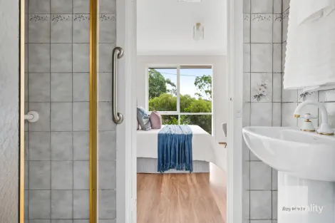 Property photo of 38 Glencairn Crescent Broadmeadows VIC 3047