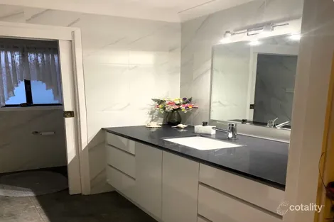 Property photo of 18 Glen Street Warren NSW 2824