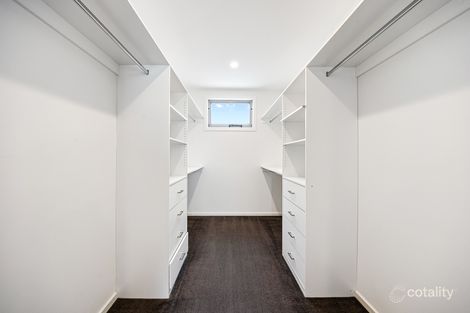Property photo of 8 Aramon Way Berwick VIC 3806