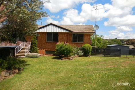 Property photo of 2 Stirling Place Blayney NSW 2799
