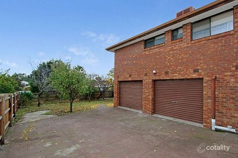 Property photo of 67 McLaughlin Crescent Mill Park VIC 3082