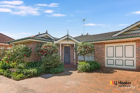 Property photo of 6/26 Parkview Avenue Picnic Point NSW 2213