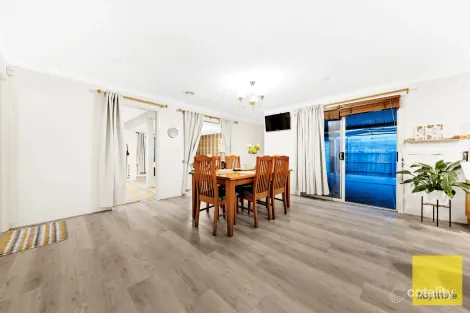 Property photo of 24 Thomas Carr Drive Tarneit VIC 3029