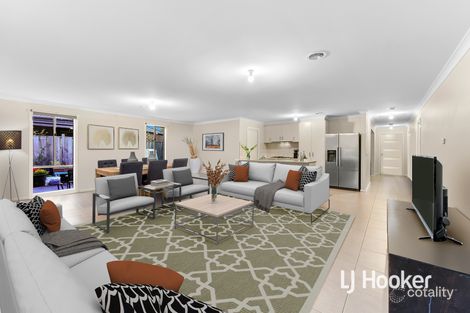 Property photo of 52 Corymbia Promenade Pakenham VIC 3810