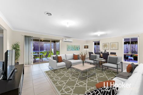 Property photo of 52 Corymbia Promenade Pakenham VIC 3810