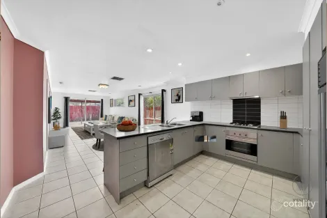 Property photo of 27 Hamish Drive Tarneit VIC 3029