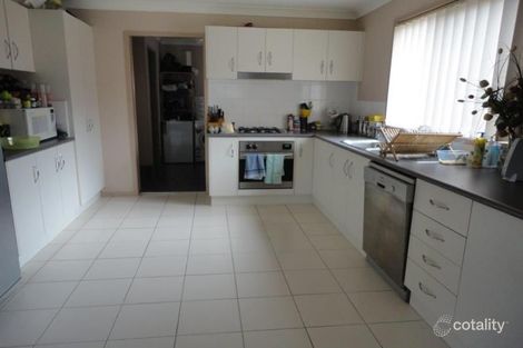 Property photo of 17/4 Angophora Drive Warabrook NSW 2304