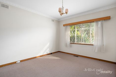 Property photo of 5 Invermay Grove Rosanna VIC 3084