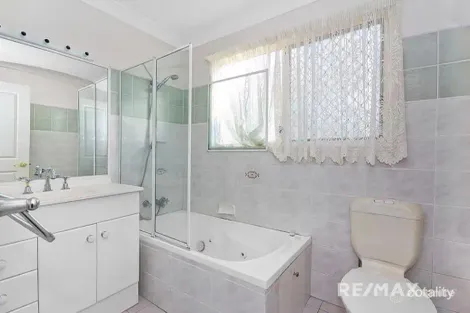 Property photo of 1/73 Clarence Road Indooroopilly QLD 4068