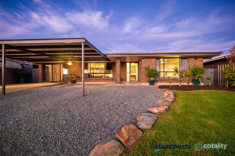 10 Coringle Cres, Hallett Cove, SA 5158