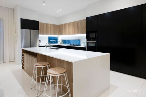 Property photo of 9118 Peter Senior Drive Hope Island QLD 4212