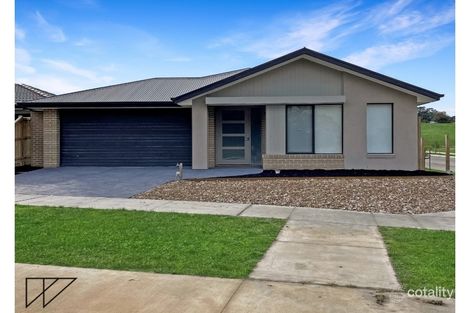 Property photo of 43 Illawarra Boulevard Drouin VIC 3818