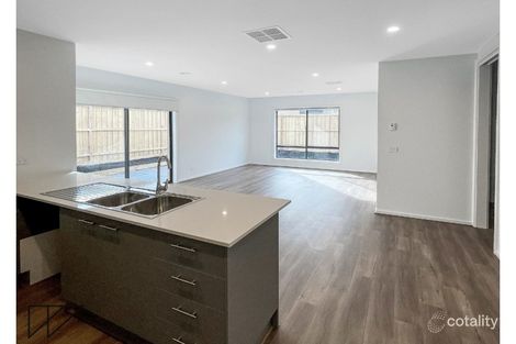 Property photo of 43 Illawarra Boulevard Drouin VIC 3818