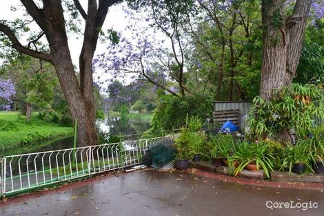 Property photo of 11 Waterside Crescent Carramar NSW 2163