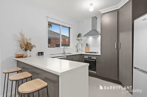 Property photo of 8 Insignia Crescent Berwick VIC 3806