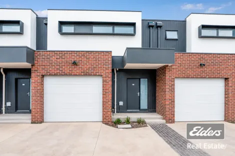 4/32 MALACHITE DR, TARNEIT, VIC 3029