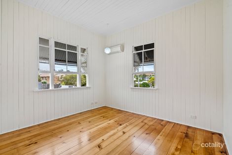 55 Bunya St, Greenslopes, QLD 4120