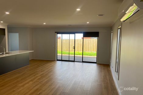 Property photo of 4 Shrubs Road Mambourin VIC 3024