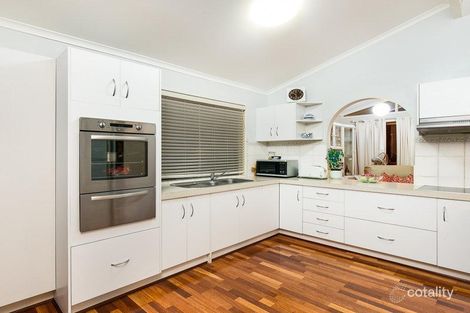 Property photo of 16 Helmsley Court Carindale QLD 4152
