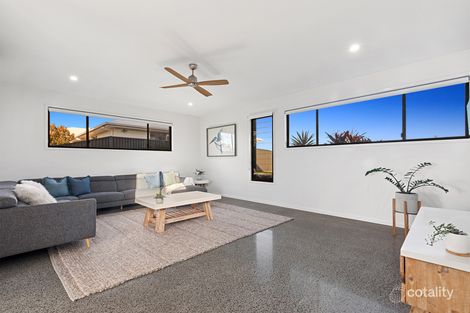 Property photo of 10 Kingfisher Crescent Palmview QLD 4553