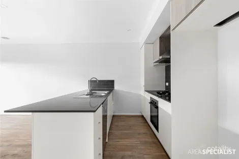 Property photo of 5 Dalston Path Wyndham Vale VIC 3024