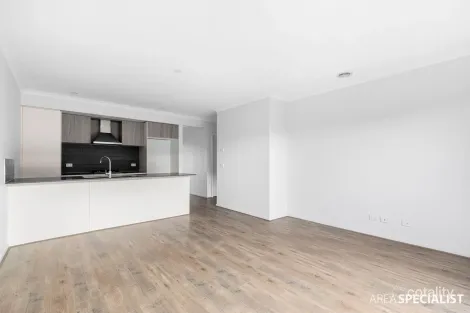 Property photo of 5 Dalston Path Wyndham Vale VIC 3024