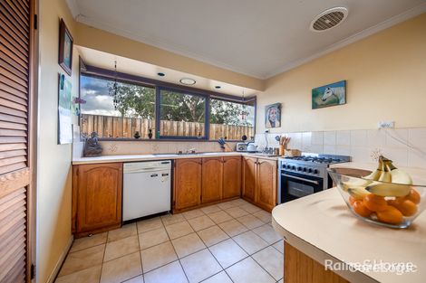 Property photo of 19 Mounsey Court Sunbury VIC 3429