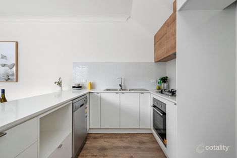 Property photo of 2B Crossdale Rise Endeavour Hills VIC 3802